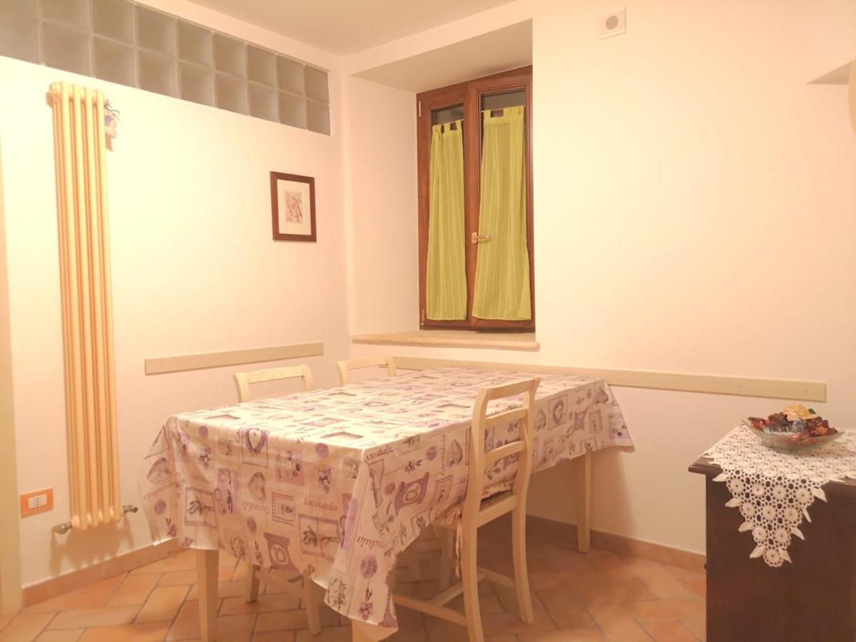 Hotel Casa Mica Abbadia San Salvator Esterno foto